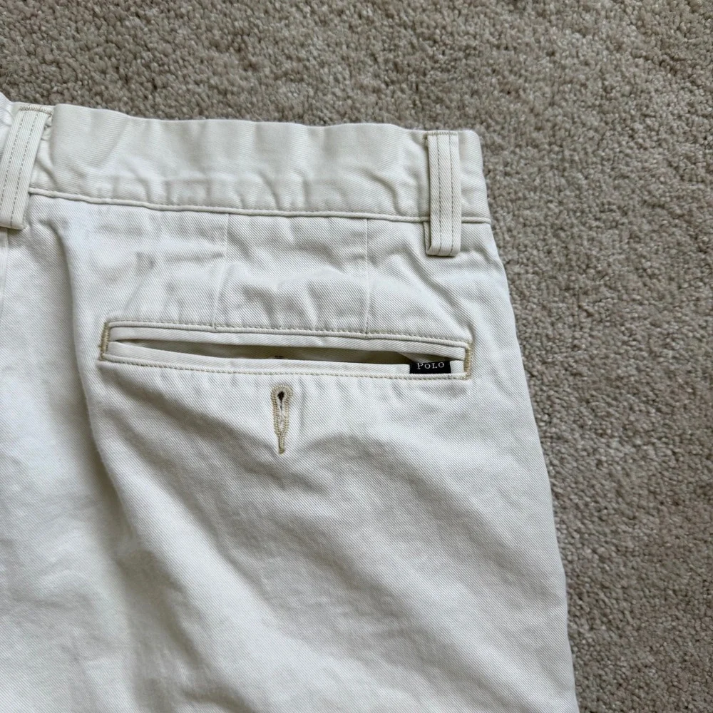Polo Ralph Lauren Classic Fit 9 Inch Chino Shorts Cream Bleached 32